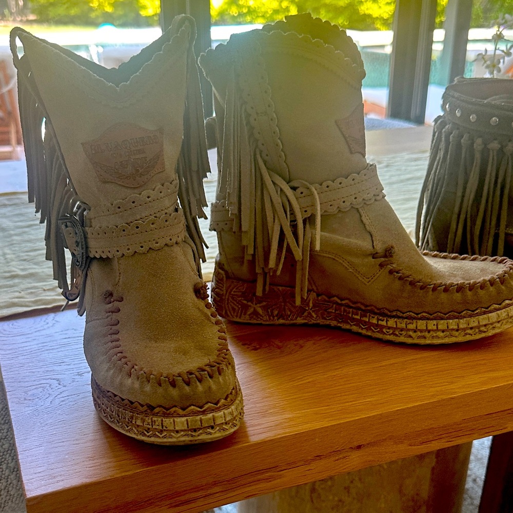 Fringed Tan Moccasins